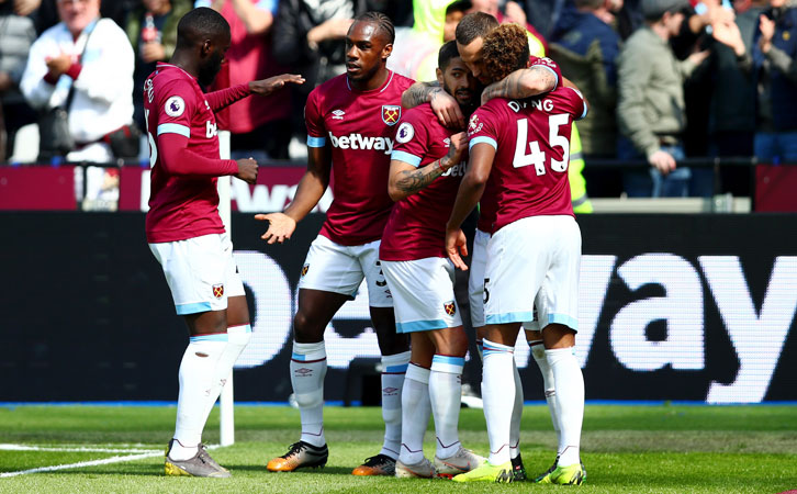 West Ham United players celebrate victory over Southampton