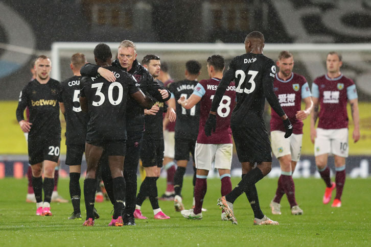 David Moyes celebrates with his players at Turf Moor