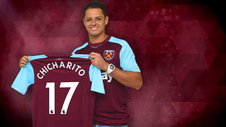 Chicharito with the No17 shirt