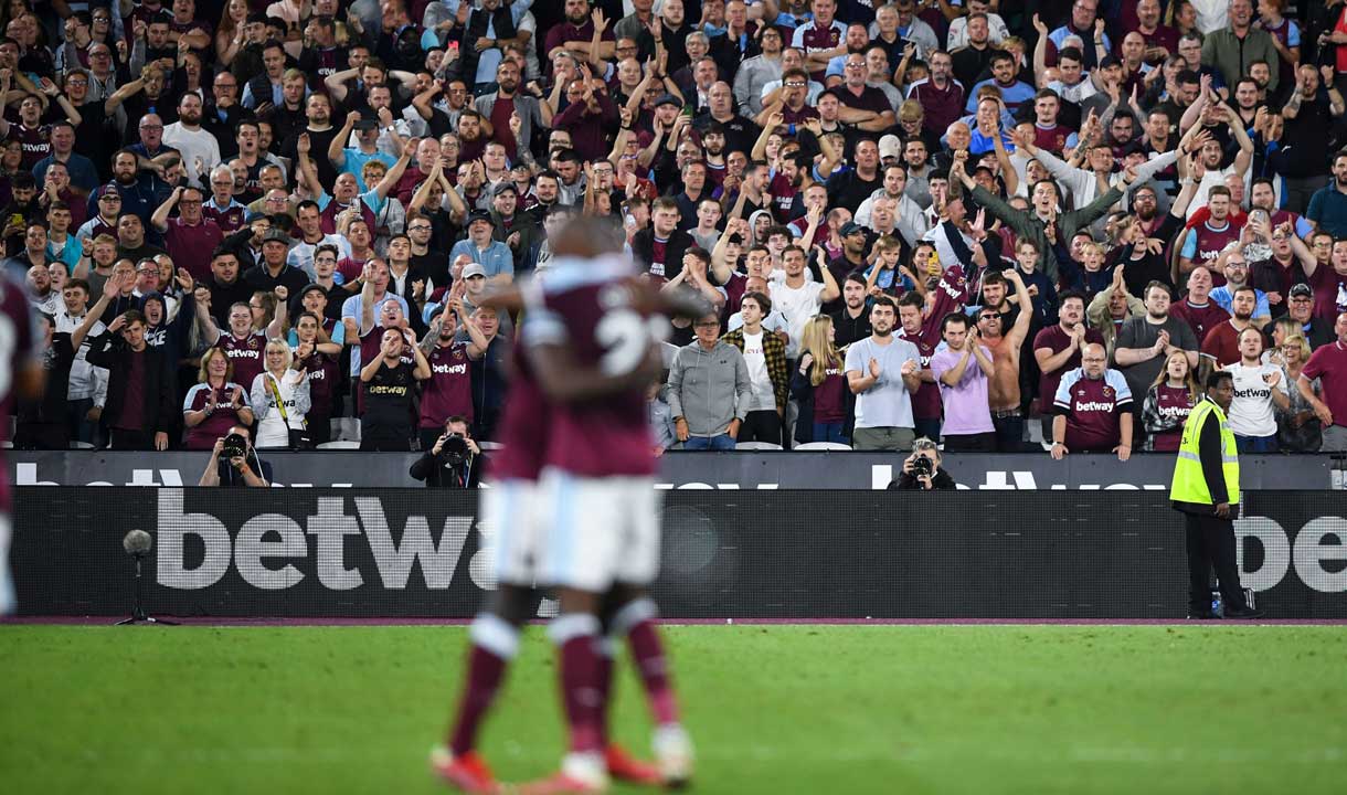 West Ham celebrate against Leicester