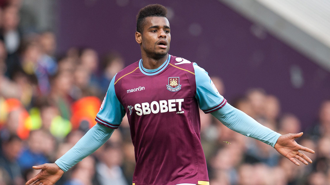 Ricardo Vaz Te celebrates scoring against Cardiff in 2012