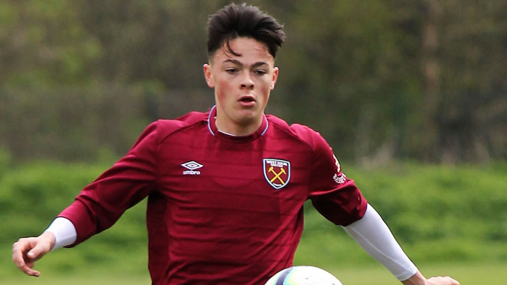 Louie Watson in action for West Ham United U18s