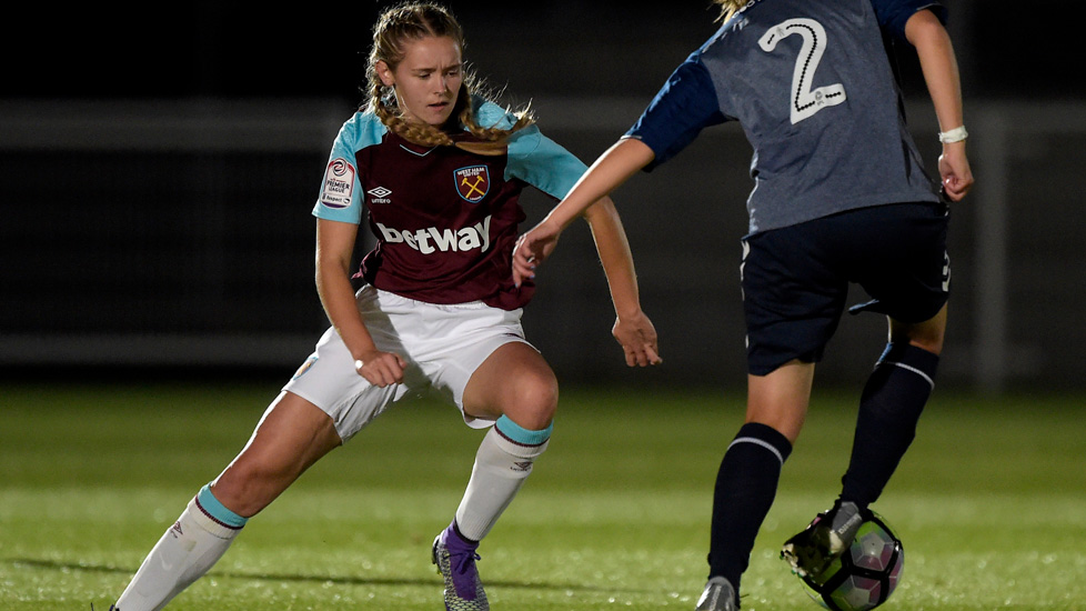 Kelly Wealthall in action for West Ham Ladies