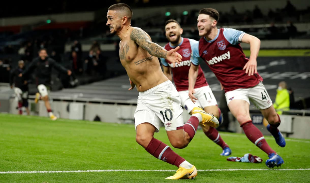 Manuel Lanzini celebrates his dramatic equaliser