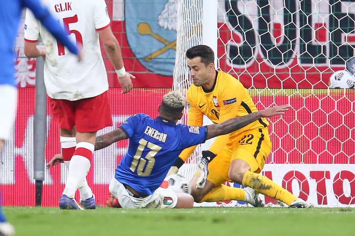 Lukasz Fabianski makes a save against Italy