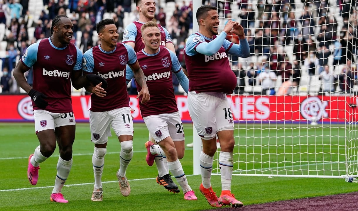 Pablo Fornals celebrates against Southampton