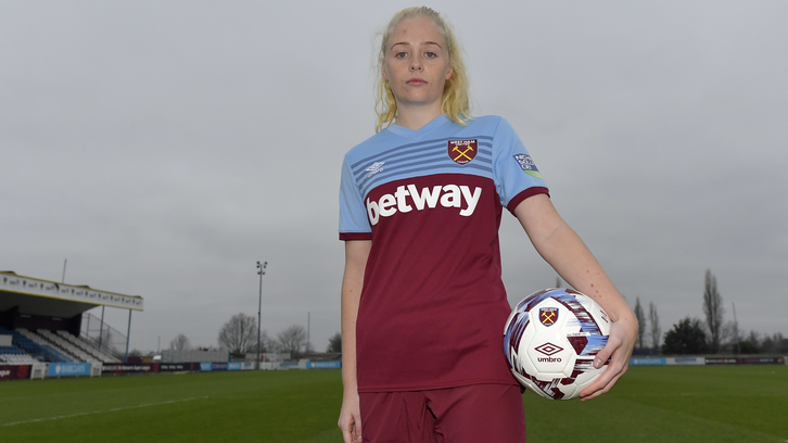 Grace Fisk signs for West Ham United