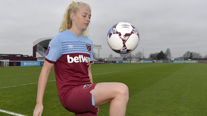 Grace Fisk signs for West Ham United