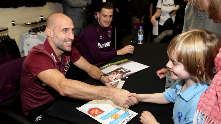 Zabaleta meets a young fan