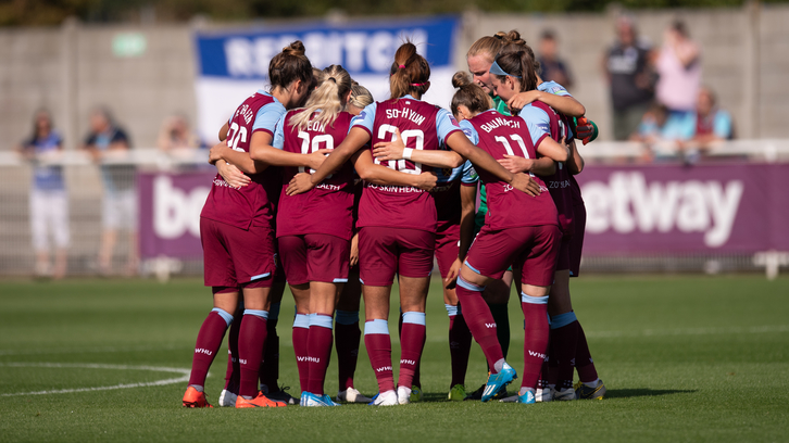 West Ham United women's team form a huddle