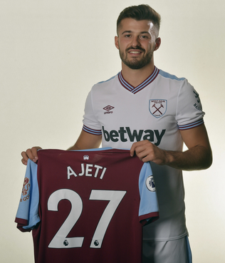 Albian Ajeti signs for West Ham United