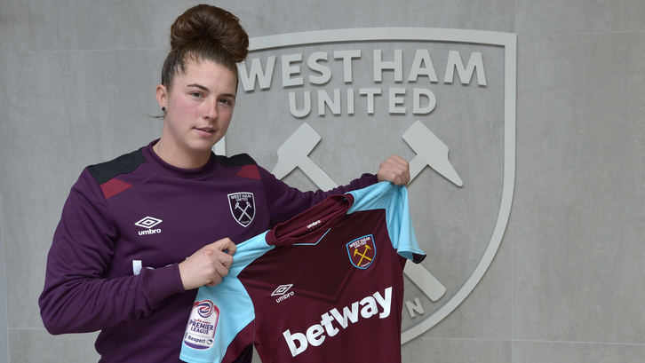 Molly Clark signs for West Ham United Ladies