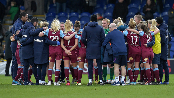 West Ham huddle