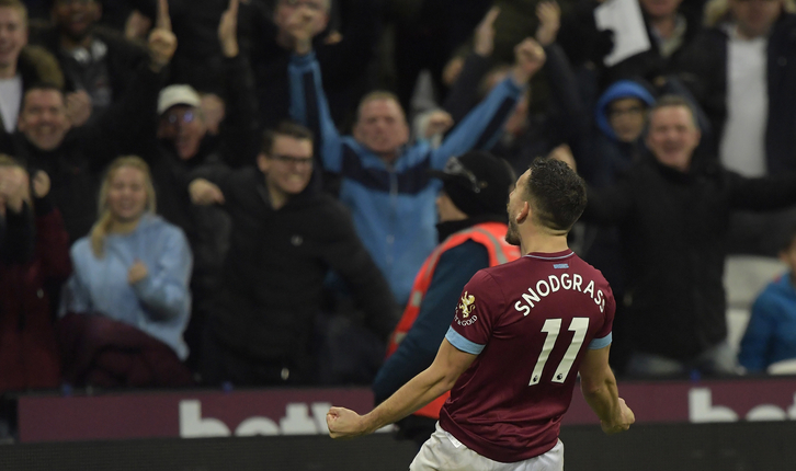 Snodgrass celebrates