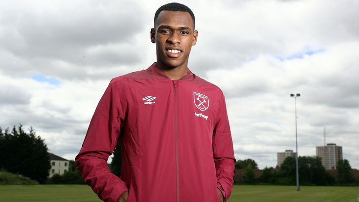 Issa Diop signs