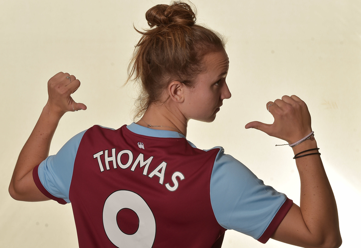 Martha Thomas signs for West Ham United