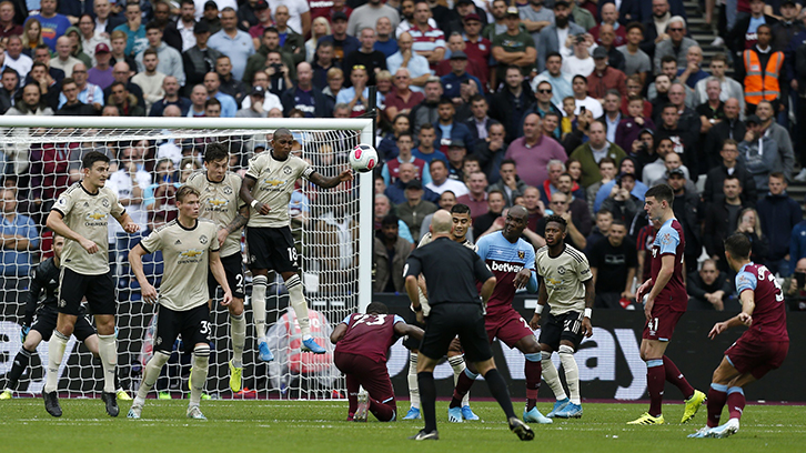 Aaron Cresswell v Manchester United