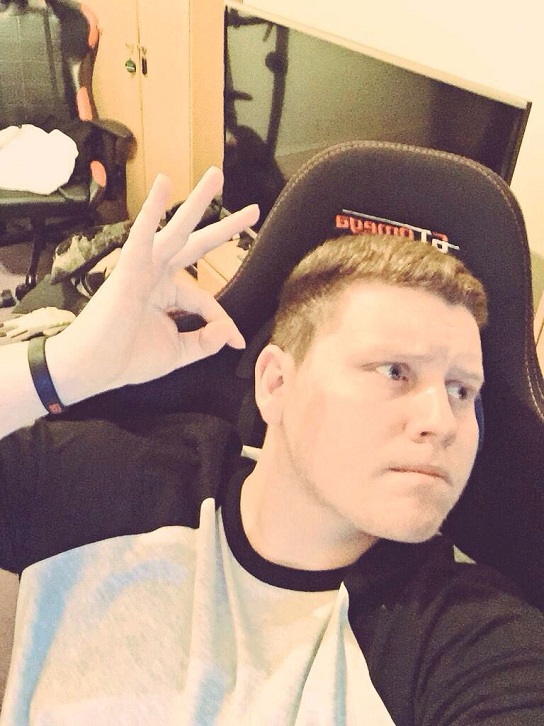 behzinga2