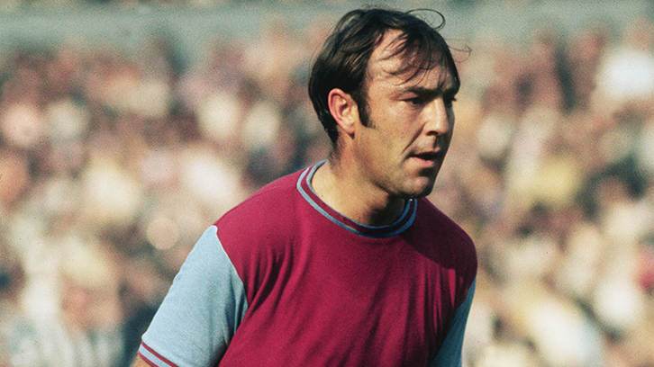 Jimmy Greaves playing for West Ham United