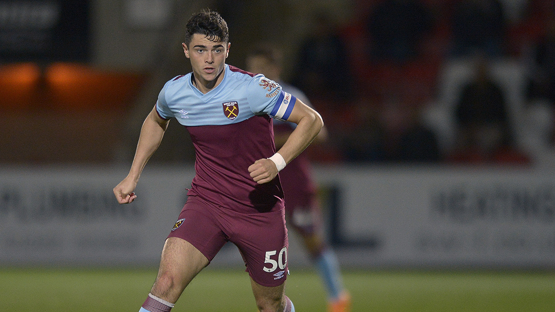 Joe Powell playing for West Ham United U23s