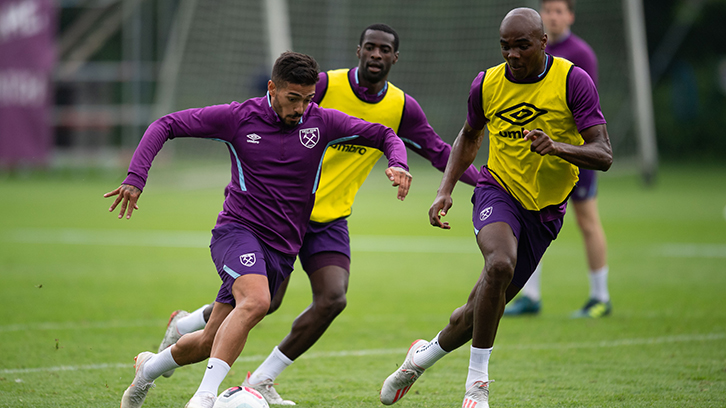 Manuel Lanzini in training