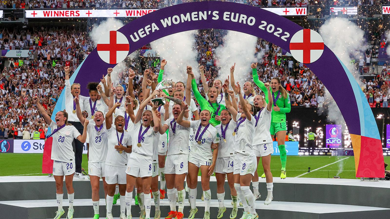 Lionesses Lift UEFA Women's Euro 2022 Trophy After Victory Over Germany ...