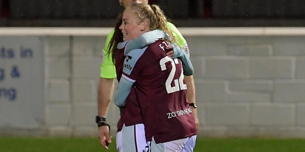  Grace Fisk heads in late equaliser as Women draw with Manchester United