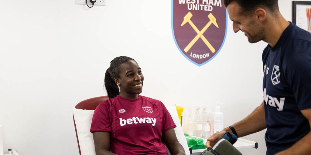 Behind The Scenes: Viviane Asseyi signs for West Ham United Women