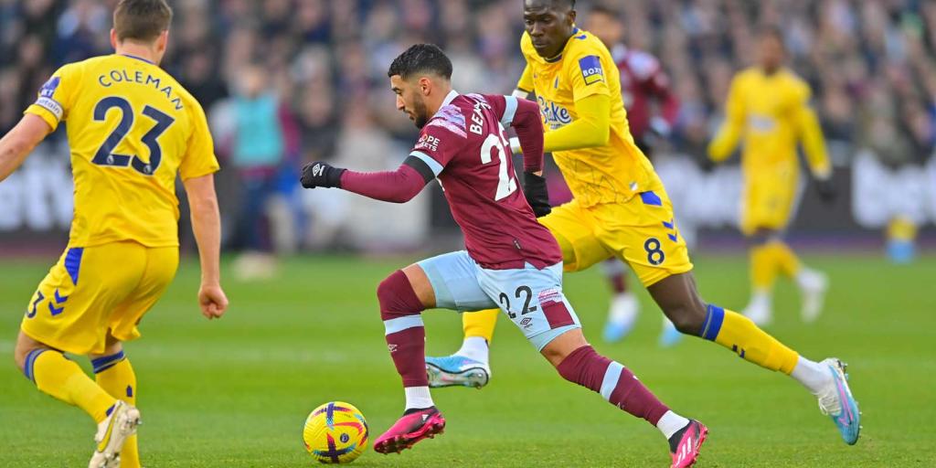 In Pictures: Hammers take on Everton