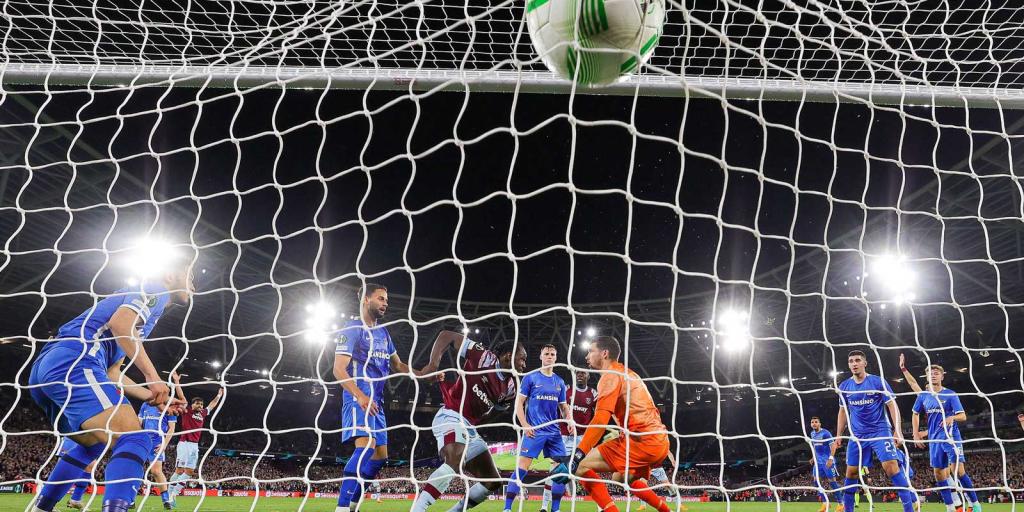 Goals: West Ham United 2-1 AZ Alkmaar | West Ham United F.C.